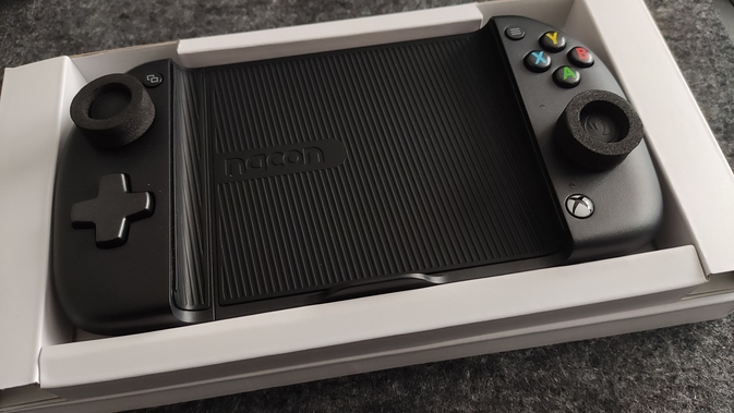 Gut geschützt kommt der Controller an.